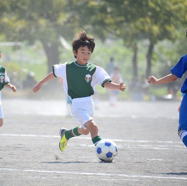 小学生がプロサッカークラブの下部組織に入る方法は セレクションはいつ ララボ 習い事マガジン